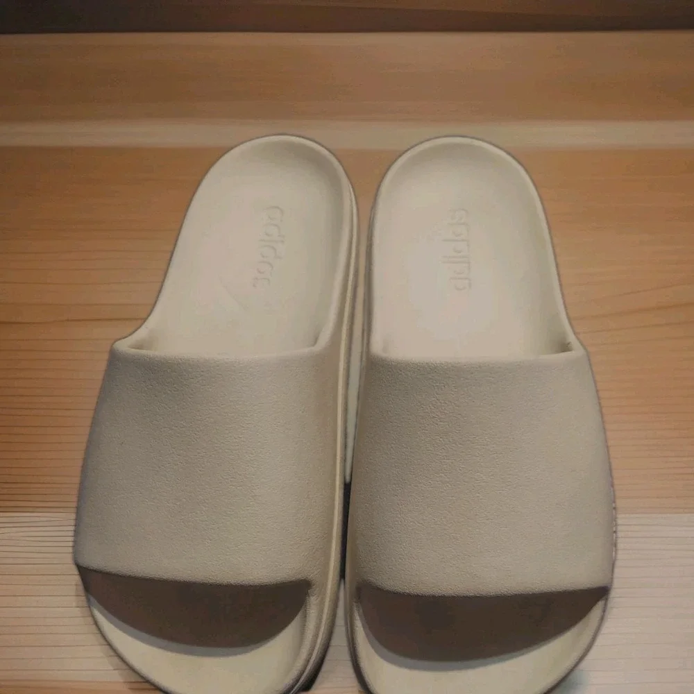 Adidas Adilette Lumia White Mens 8 Womens 9 Slip On Slides Sandals JP9578 Summer